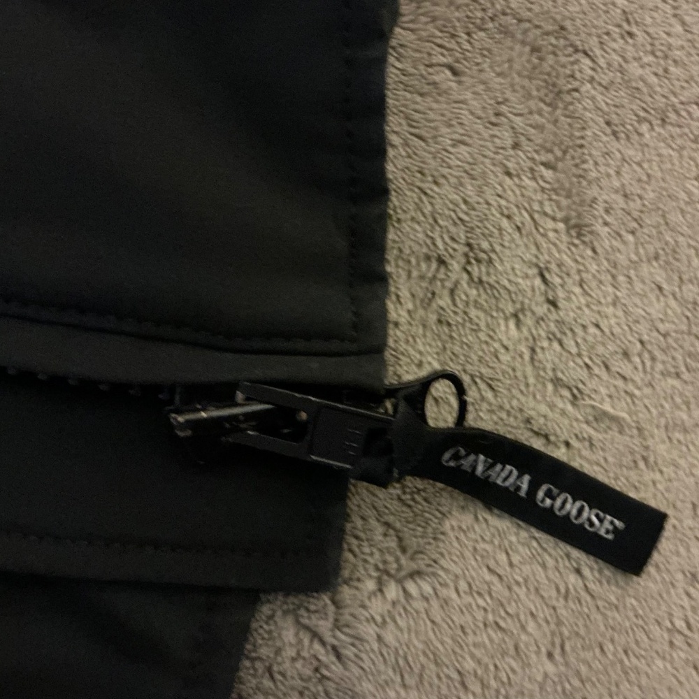 Canada Goose Women Black Bomber Down Jacket - Picture 4 of 16